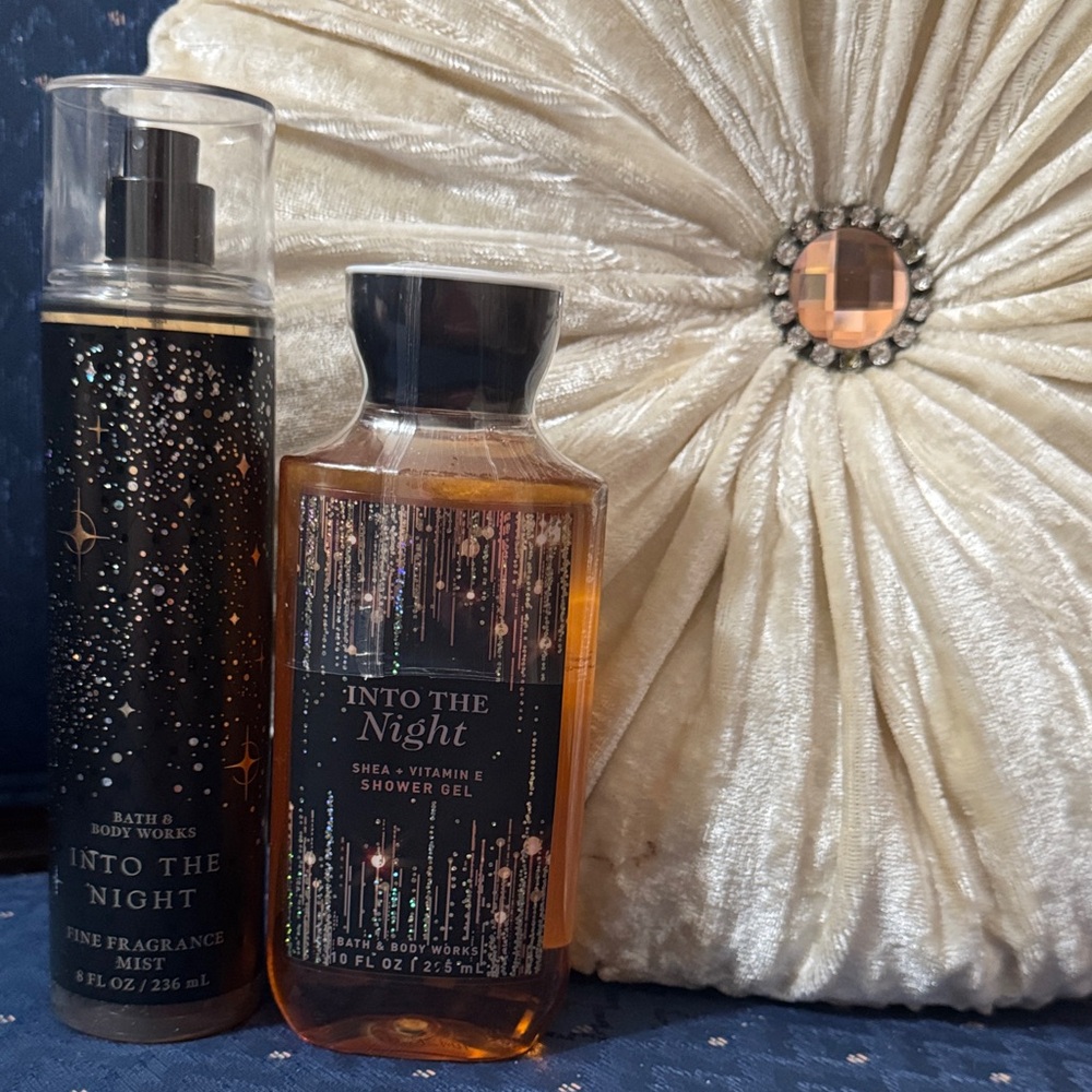 Bath & Body Works Into The Night Body Wash and Mist Set - Picture 1 of 1